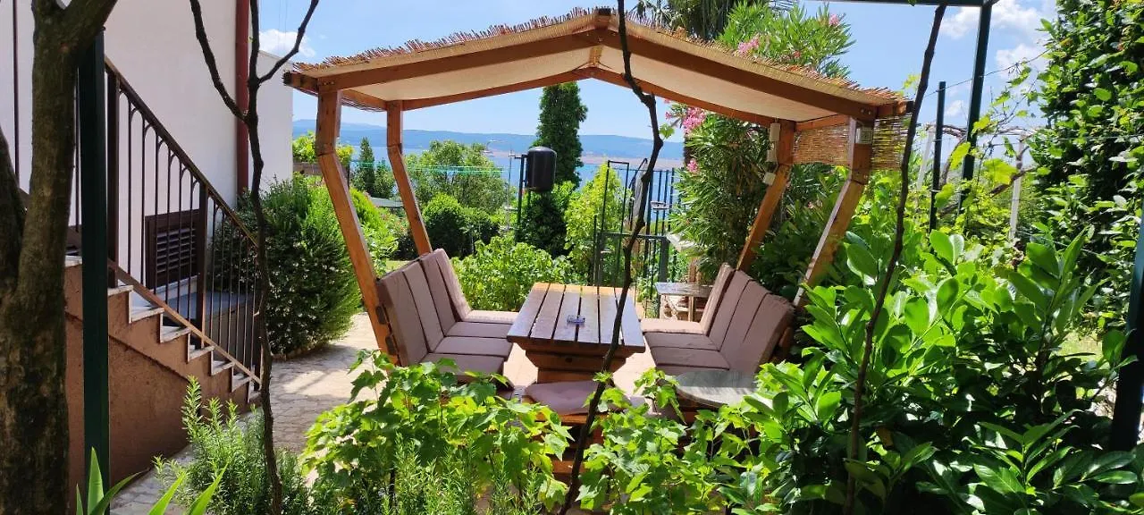 Apartments Svjeta Jadranovo 0*,  Croatia